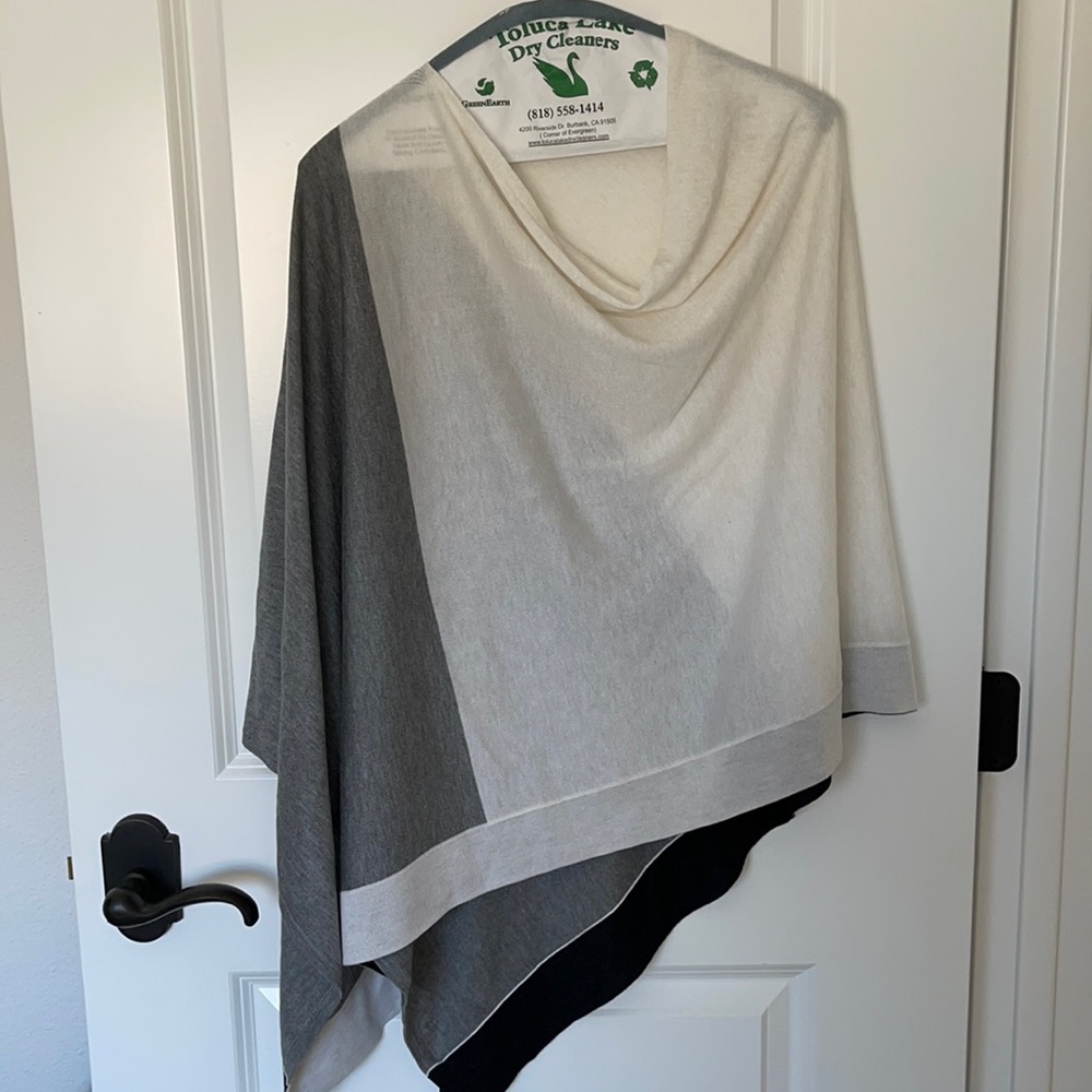 Lululemon yin poncho